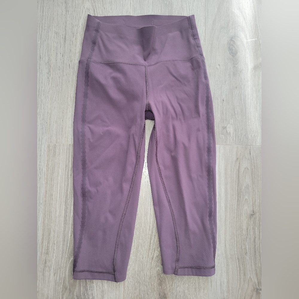 Lululemon plum crop leggings size 4